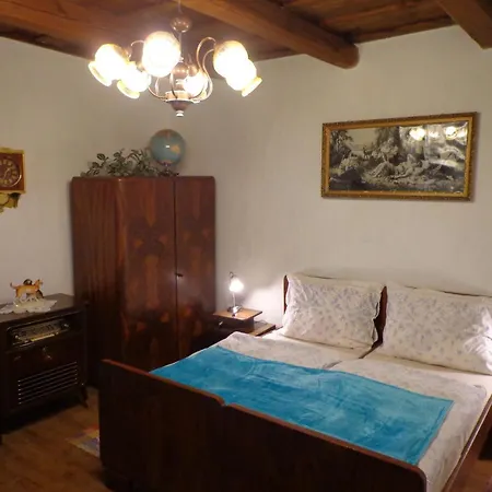 Nevsedni Ubytovani Jako U Babicky Ve Stylu 60.let Holiday home *