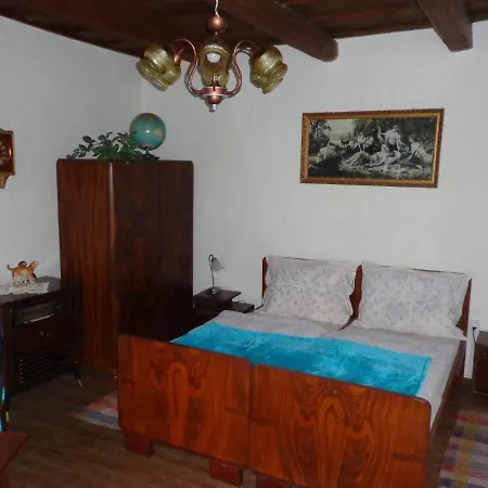 Nevsedni Ubytovani Jako U Babicky Ve Stylu 60.let